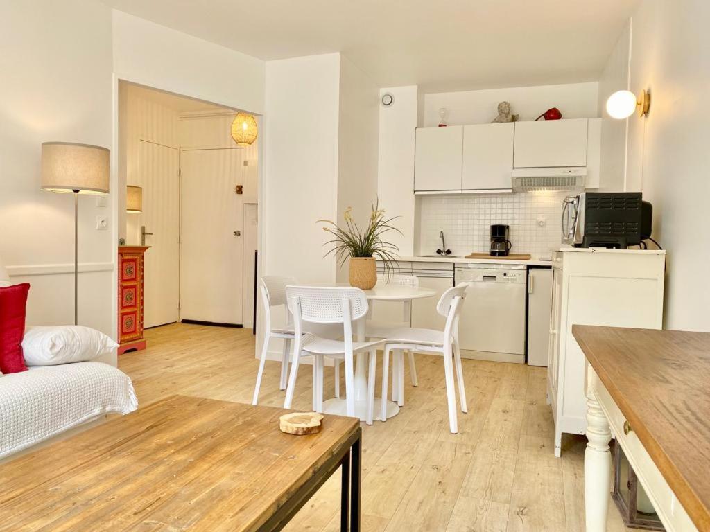 Saint-Martin-de-Ré Appartement Elegant Avec Vue Sur Le Port מראה חיצוני תמונה