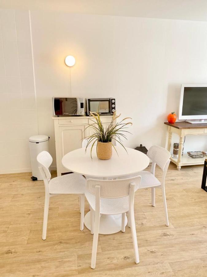 Saint-Martin-de-Ré Appartement Elegant Avec Vue Sur Le Port מראה חיצוני תמונה